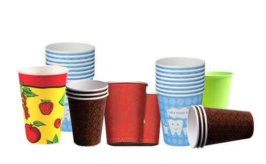 اكواب ورقية وبلاستيك